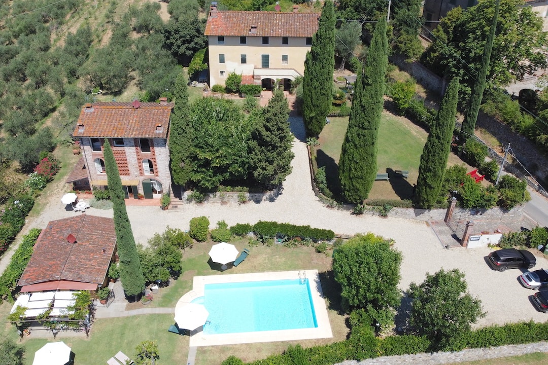 Image of Prestigious estate, Villa, outbuildings, swimming pool, vineyard. Top location.