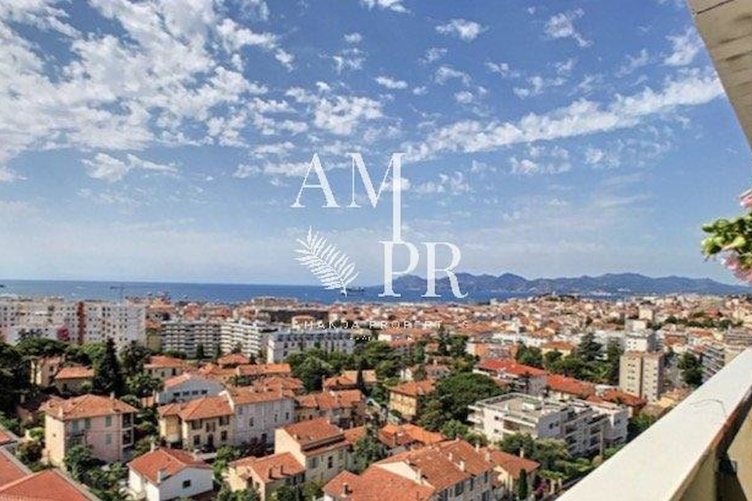 Image of Corner Apartment - Panoramic view over the Californie and the sea