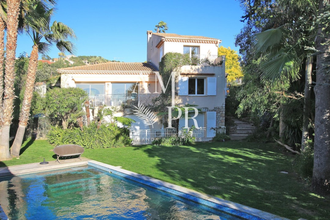 Image of Sole agent - Lovely family house with panoramic seaview a few yards from La Croisette