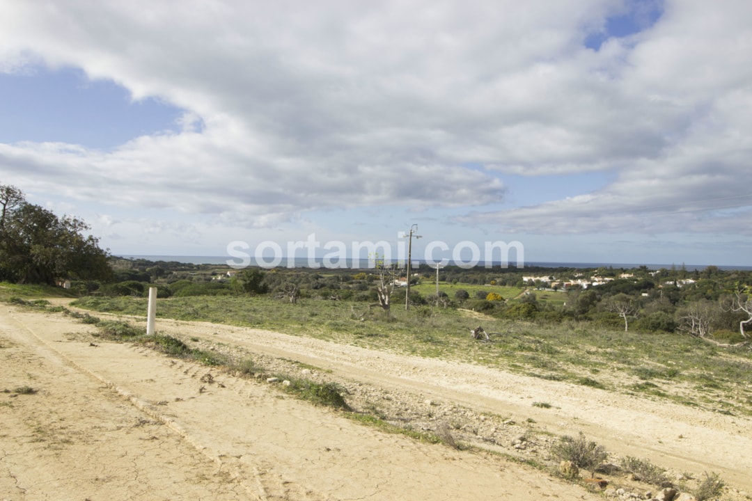 Image of Rustic Land  For Sale em Quarteira,Loulé