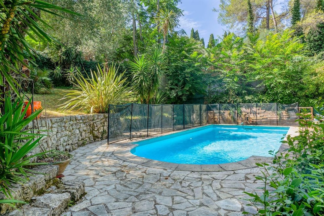 Image of Authentic bastide for sale within a residential area of Grasse