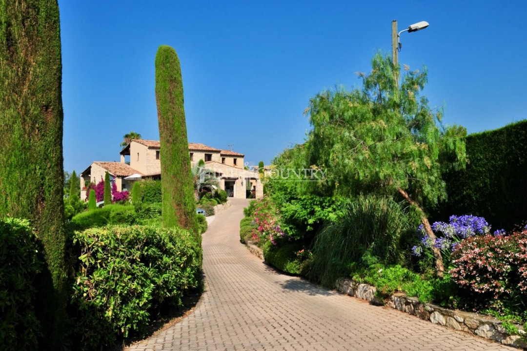Image of Stone villa with sea view, in St Paul de Vence, for sale