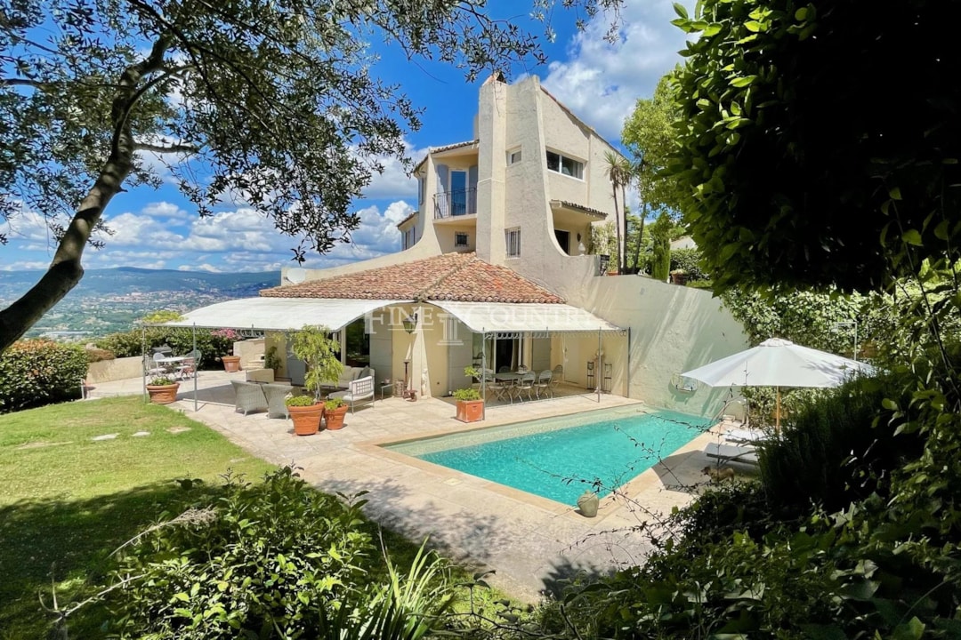 Image of Family Home in Prestigious Domaine for Sale, Mougins