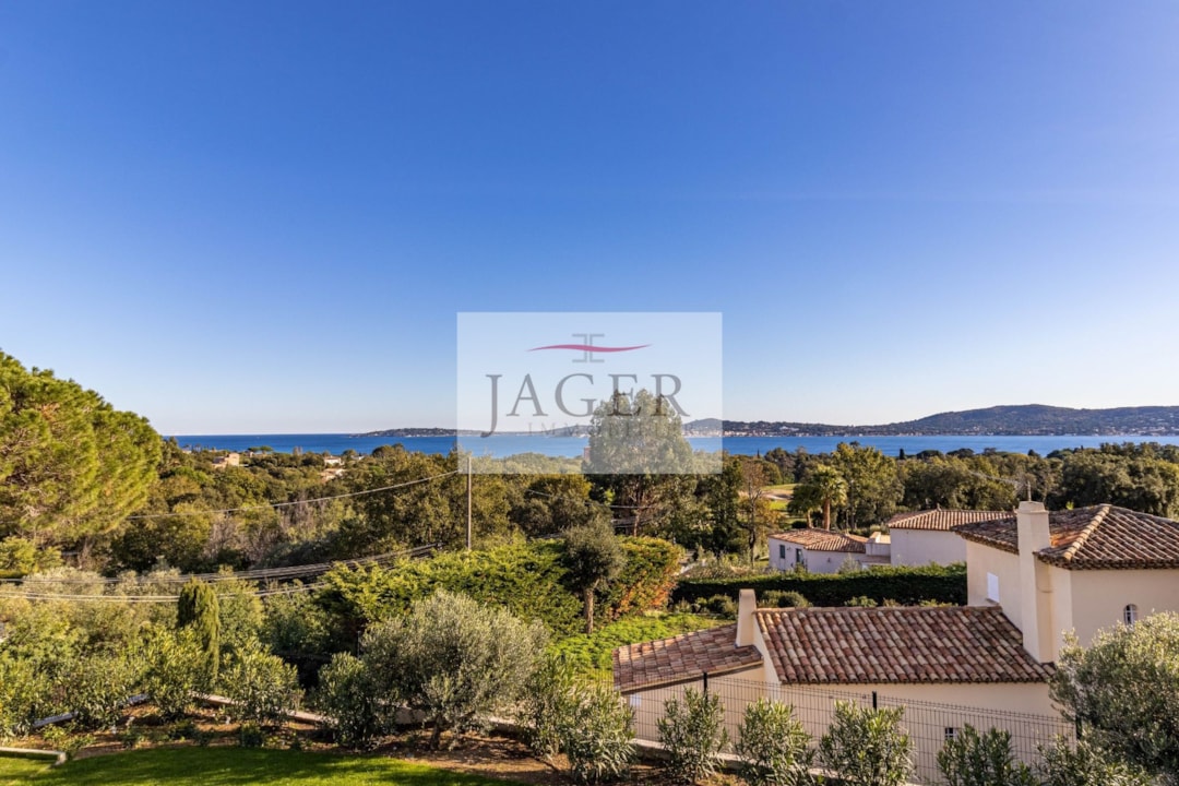 Image of Grimaud Beauvallon luxury villa with pool and sea views