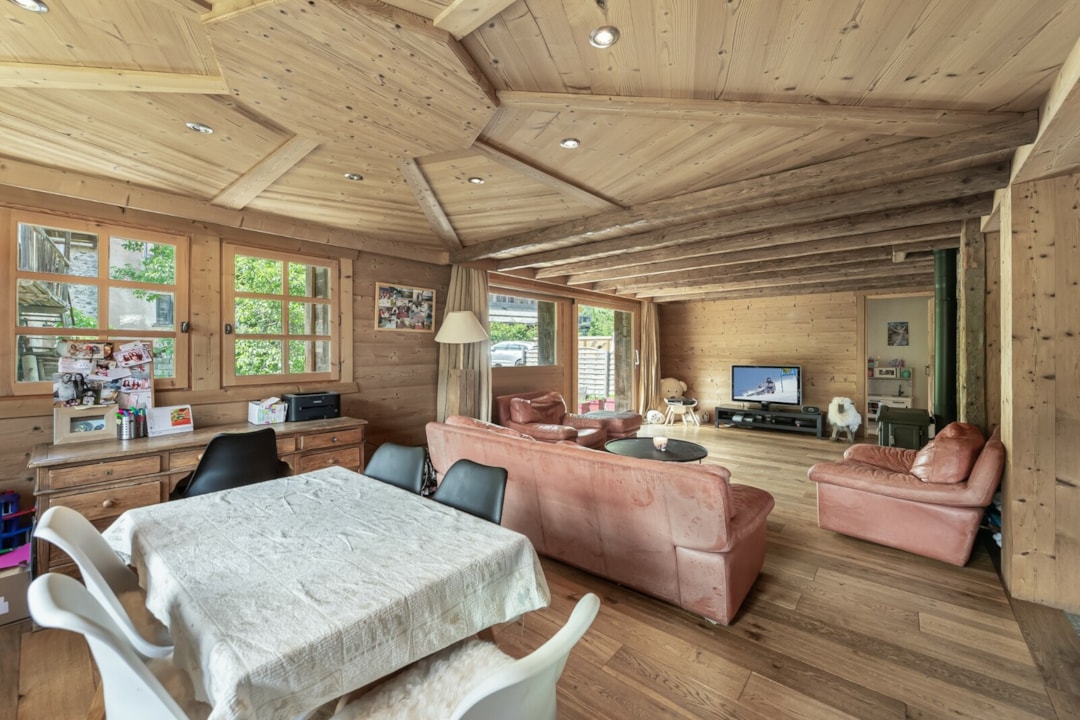 Image of CHARMING CHALET WITH HAND PICKED MATERIAL CLOSE TO LIFT AND RESTAURANTS