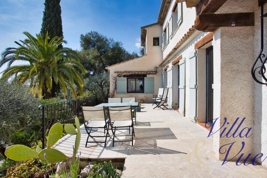 Image of Vence Villa with a sea view in domain