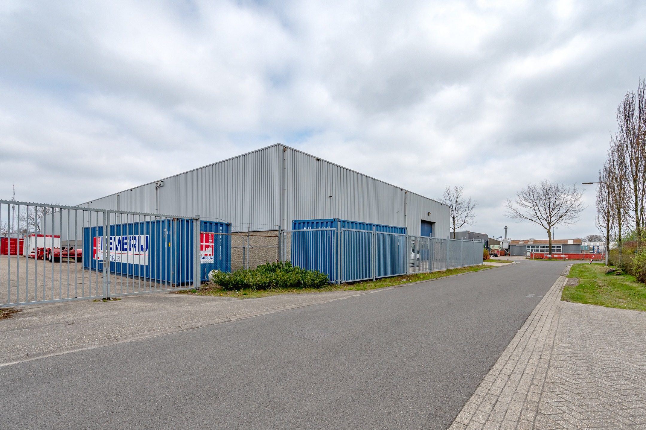 Bedrijfspand - Schoonebeek - Industrieweg 27 en 29