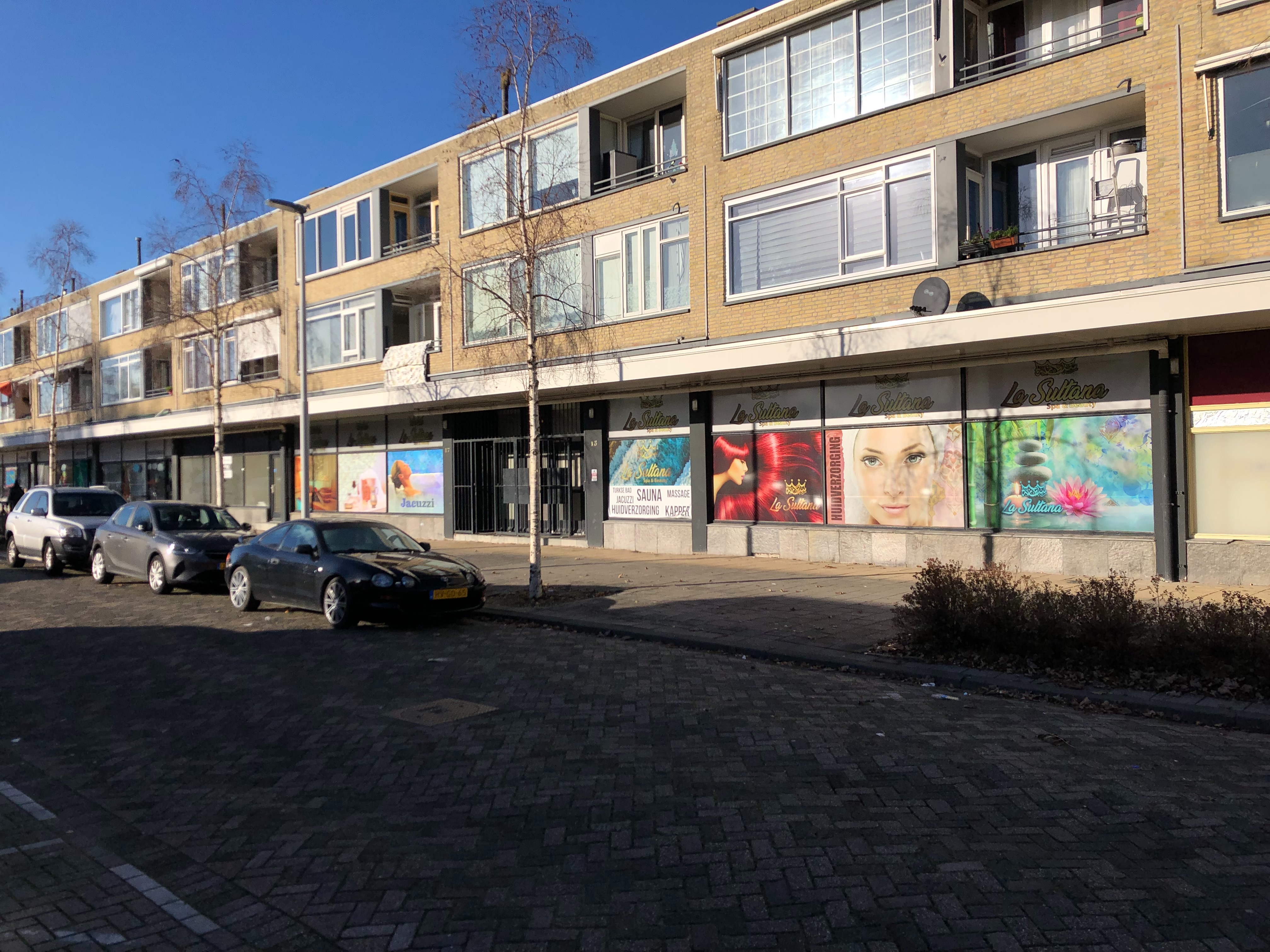 Bedrijfspand - Hoogvliet Rotterdam - Lavasweg 13 -17