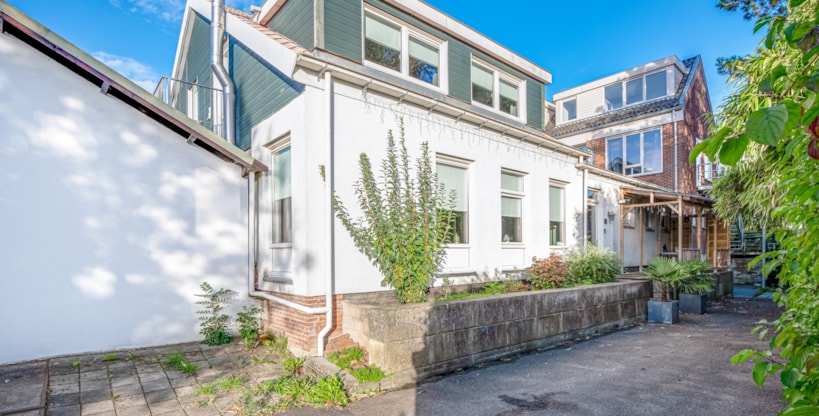 Noord-Scharwoude, Gedempte Achterburggracht 9 & Spoorstraat 2b image