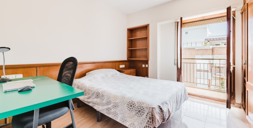 Valencia, Calle Lerida 33 Puerta 13 image